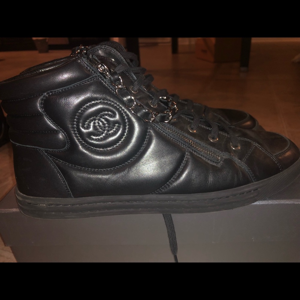 Chanel sneakers !
